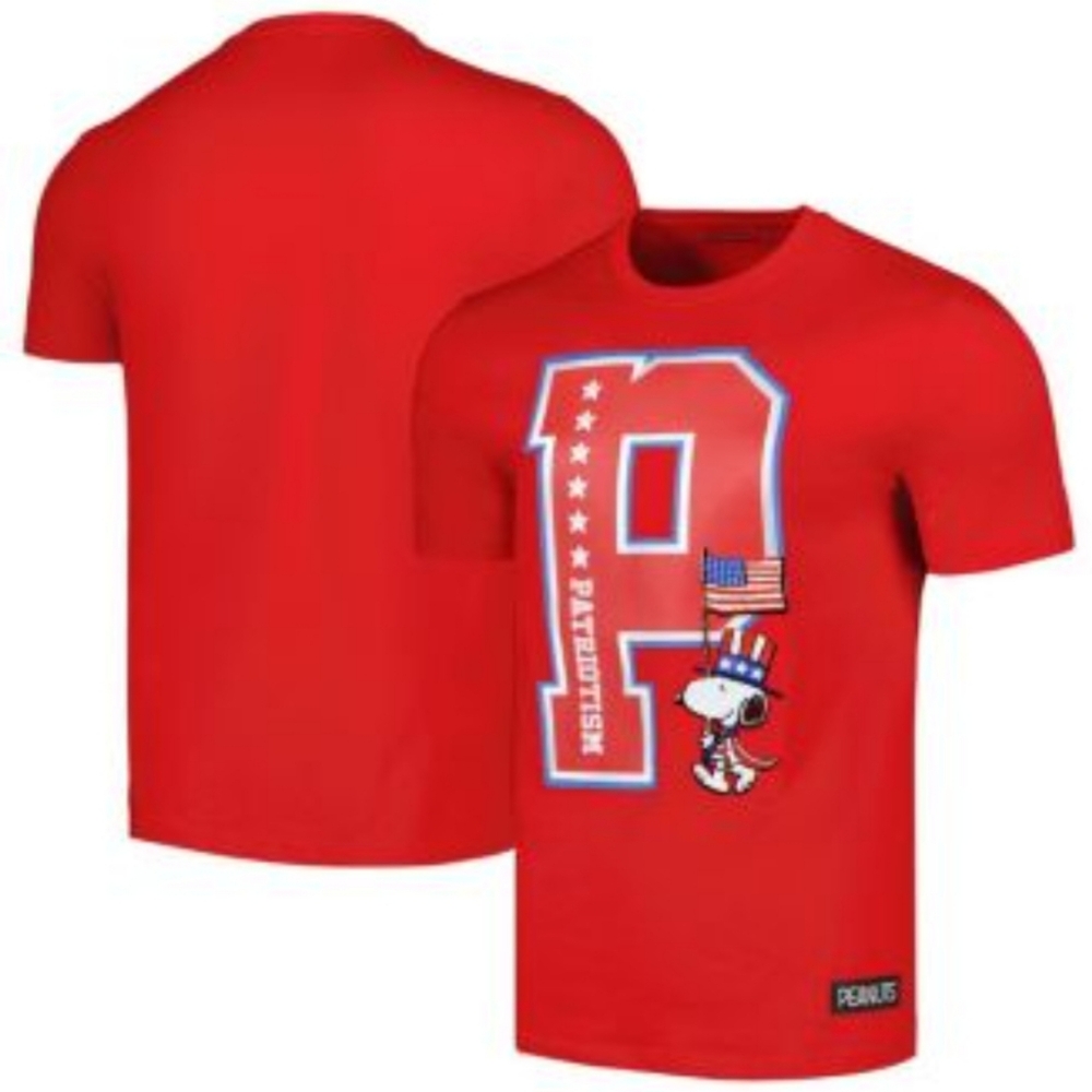 NWT Red Peanuts Snoopy Patriotism T-shirt